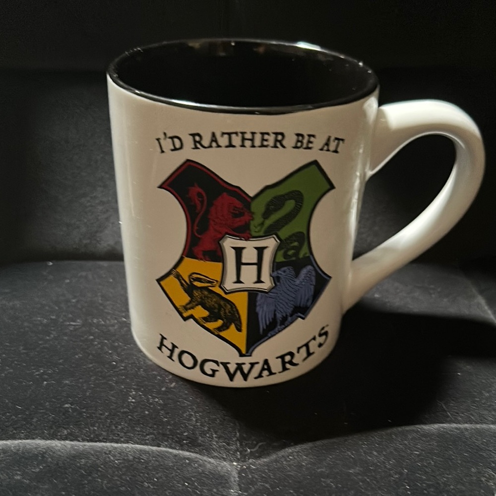 Hogwarts Crest Mug